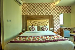 Hotel City Smart Deluxe-Near Delhi Airport Free Airport Pick-up - 5