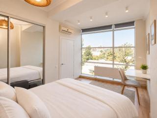 Cozy & Panoramic Apartment - 8