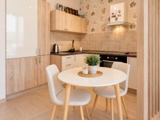 Cozy & Panoramic Apartment - 4