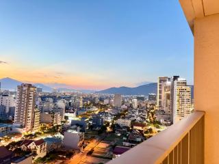 Soleil Luxury Studio Apartment Da Nang My Khe Beach Stunning City & Bay View - 8