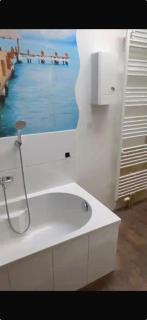 Adam's Hostel - Self Check-In & Only Private Rooms - 7