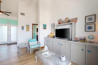 Suite E302 @ Mara Laguna - 4