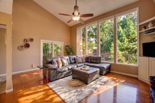 Lake Hamilton Retreat w Private Dock and Deck - 9