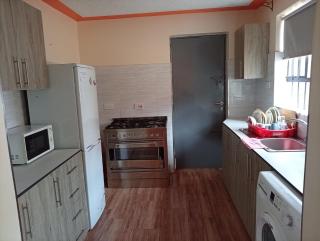 Mfalme House, Ngoingwa Estate, 100 Metres from Thika-Mangu Rd, Close to Thika City Centre - Free Parking, Fast Wi-Fi, Smart TV, 2 Bedrooms Perfect for a Family of 2-4 Members - 5