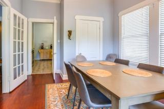 Quaint North Campus Bungalow Minutes From Downtown - 4