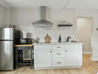 Modern Studio Apartment in Moncton - Moncton - 2