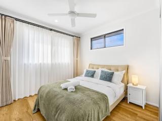 Elegant n Convenient 4 Beds Villa with easy access - 6