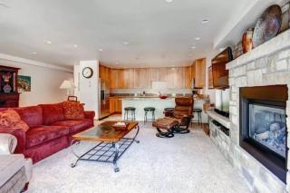 Ski In, Ski Out 2 Bedroom Vacation Rental In The Heart Of Lionshead Village With Heated Slope Side Pool And Hot Tub - 6