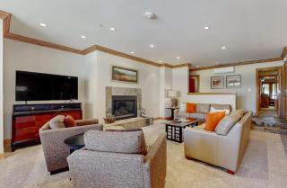 Luxury Ski In, Ski Out 2 Bedroom Mountain Residence In The Heart Of Lionshead Village With Heated Slope Side Pool And Hot Tub - 9