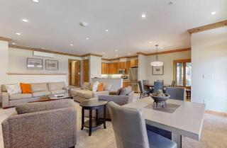 Luxury Ski In, Ski Out 2 Bedroom Mountain Residence In The Heart Of Lionshead Village With Heated Slope Side Pool And Hot Tub - 3