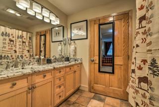 Premier 2 Bedroom Mountain Condo In River Run Village With Expansive Mountain Views And Walking Distance To Ski Slopes - 2