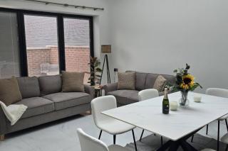 SAV Stays 5 Bedroom Large Family home Birstall, Leicester - 3