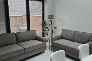 SAV Stays 5 Bedroom Large Family home Birstall, Leicester - 2
