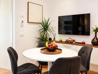 Brother's Luxury Apartment - 5