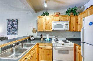 Tenderfoot Lodge 1 Bedroom At The Mountain House Base - 3