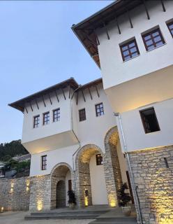 Palorto Inn - Gjirokastra - 0