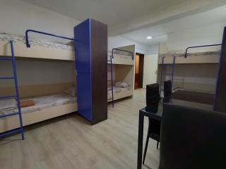 Travel Hub Hostel and Tent's - 3