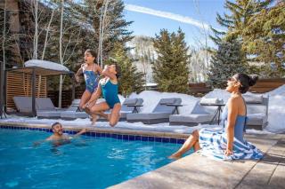 Luxury Hotel Room With 2 Queen Beds In Lionshead Village - Vail - 5