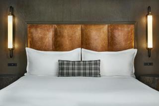 Luxury Hotel Room With King Bed In Lionshead Village - 7