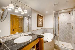 Vail Village King Hotel Room - 6