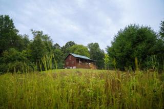 Secluded Cabin Villa with Hot Tub Pond & Hiking - 3