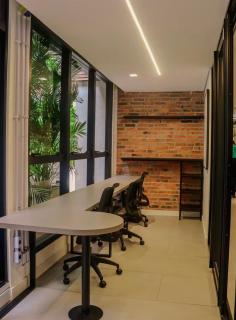 Studio 402 - 8