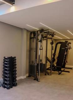 Studio 402 - 4