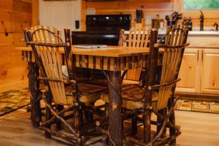 Secluded Hocking Hills Villa with Pond and Hot Tub - 7