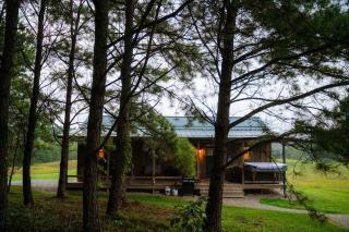 Secluded Hocking Hills Villa with Pond and Hot Tub - 9