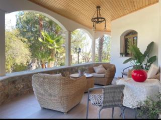 Pyrga Mansion - 4