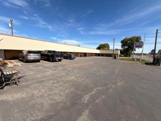 Sportsman Motel - 8