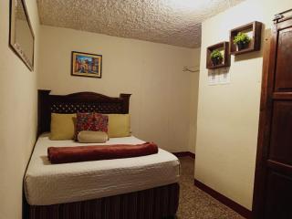Emmanuel Gt House - 6