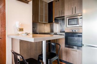 Relax in our comfortable 2BR apartment - 5