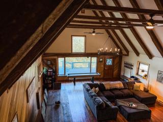 A-Frame near PSU Sleeps 10 + Sauna - 0