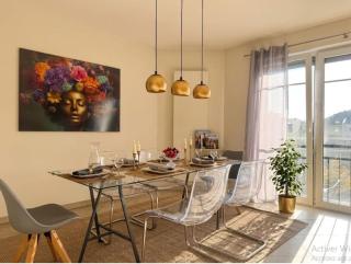 Perfect City Escape 2BR Flat w parking near the train station - 7