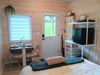 Rustic Tiny Cottage & Hot Tub With Detached Bathroom - 6