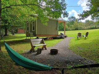 Rustic Tiny Cottage & Hot Tub With Detached Bathroom - 4