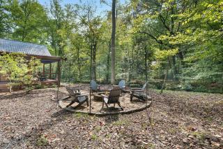 Mountain Air - Blue Ridge, GA - Take in Sweeping Mountain Views, Soak in the Hot Tub, Challenge Friends in the Arcade, and Rack - 6