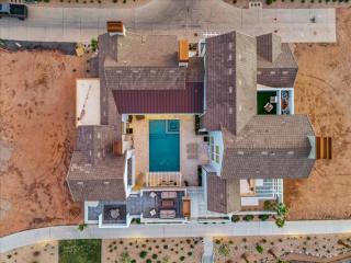 Rockaway Retreat at Desert Color by Ember Stays - 1