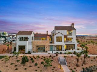 Rockaway Retreat at Desert Color by Ember Stays - 0
