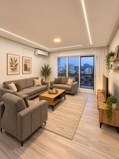 Golden View in City Center, 2BedR & 2 BathR - Private Parking Garage - 0