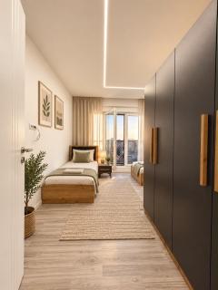 Golden View in City Center, 2BedR & 2 BathR - Private Parking Garage - 5