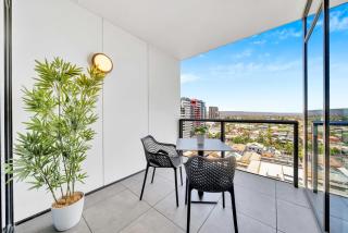Luxe on Franklin with Car Park, Lap Pool, Sauna, BBQ - 7