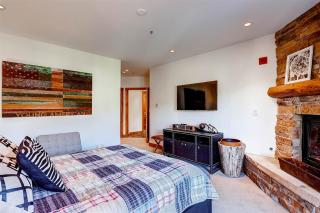 Premier 4 Bedroom Ski In, Ski Out Vacation Rental At The Timbers With The Best Access To Skiing In Keystone - Keystone - 2