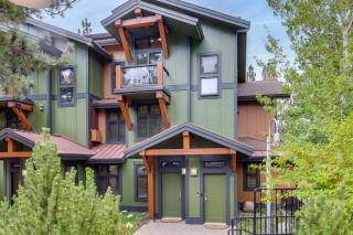 Mammoth Lakes Condo w/ Fireplace: Near Skiing! - 7