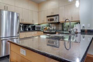 Mammoth Lakes Condo w/ Fireplace: Near Skiing! - 2