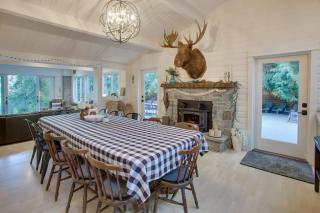 Bayfront PNW Lodge: Dock, Pickleball & Guest House - 2