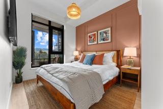 AQUA Waterfront Village - 2 Bedroom Luxury Condo - 9