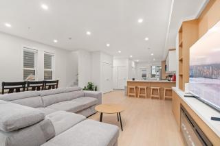 Brand New 3BR Townhome - Roof Top Patio and Garage - 5