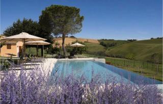 Gorgeous Home In Corinaldo With Private Swimming Pool, Can Be Inside Or Outside - 9